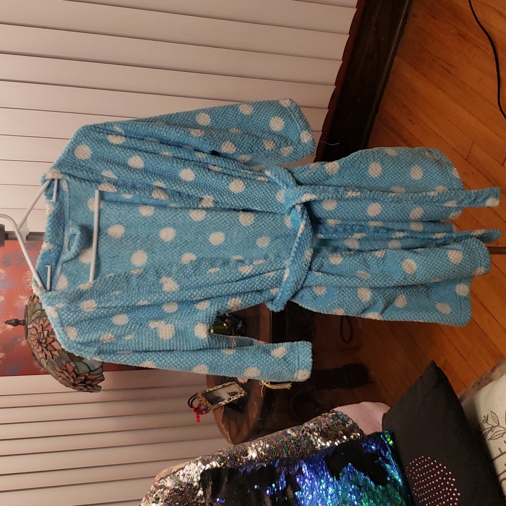 Polka dot robe